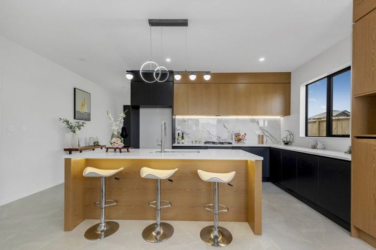 Photo of property in 35 Kaitiaki Drive, Clarks Beach, 2122