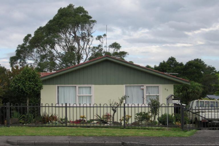 Photo of property in 68 Harmel Road, Glendene, Auckland, 0602