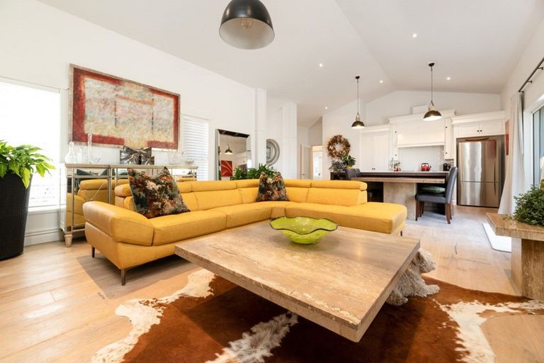 Photo of property in 35 Cassinia Close, Papamoa Beach, Papamoa, 3118