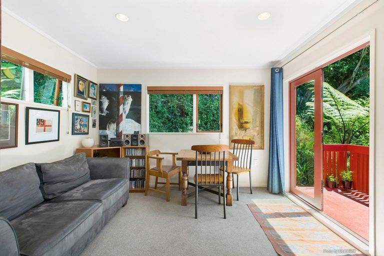 Photo of property in 6a Joll Street, Karori, Wellington, 6012