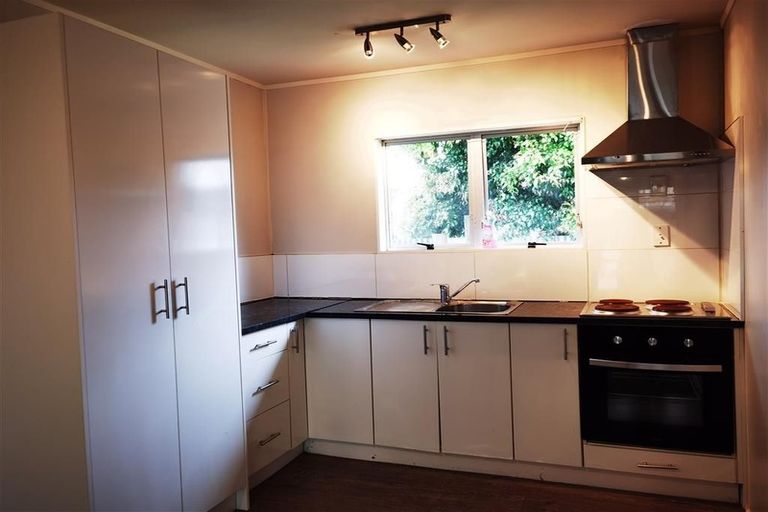 Photo of property in 2/9 Slim Place, Clendon Park, Auckland, 2103