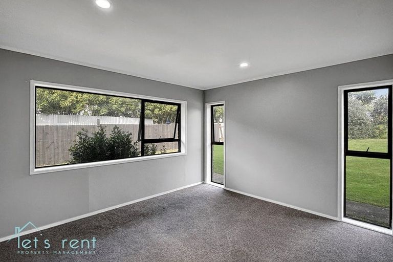 Photo of property in 2/21 Booker Place, Weymouth, Auckland, 2103