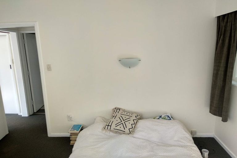 Photo of property in 21 Highbury Crescent, Highbury, Wellington, 6012