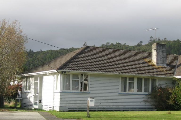 Photo of property in 373-375 George Street, Stokes Valley, Lower Hutt, 5019