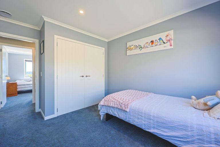 Photo of property in 9 Weatherdeck Close, Whitby, Porirua, 5024