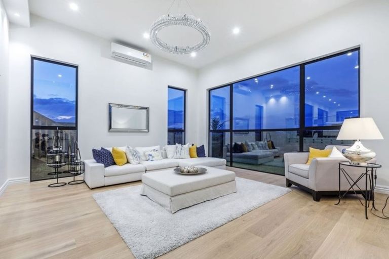 Photo of property in 42 Fernhill Way, Oteha, Auckland, 0632