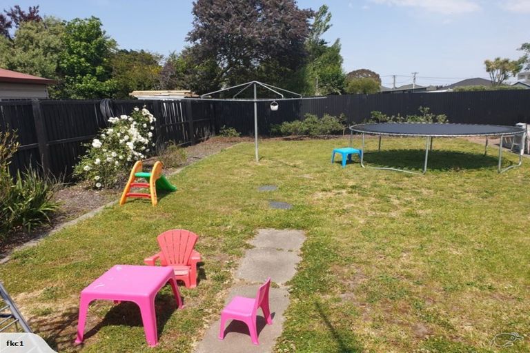 Photo of property in 90 Bickerton Street, Wainoni, Christchurch, 8061