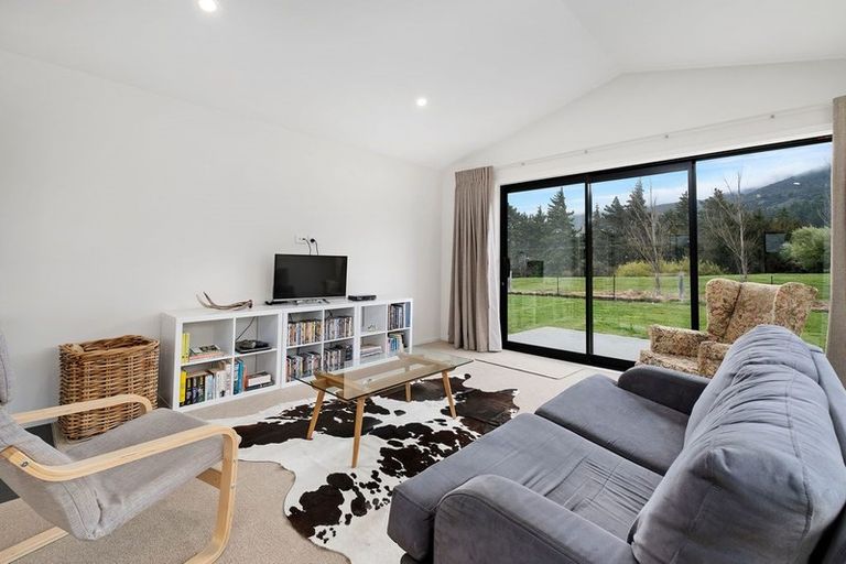 Photo of property in 3 Edna Lane, Lake Hawea, Wanaka, 9382