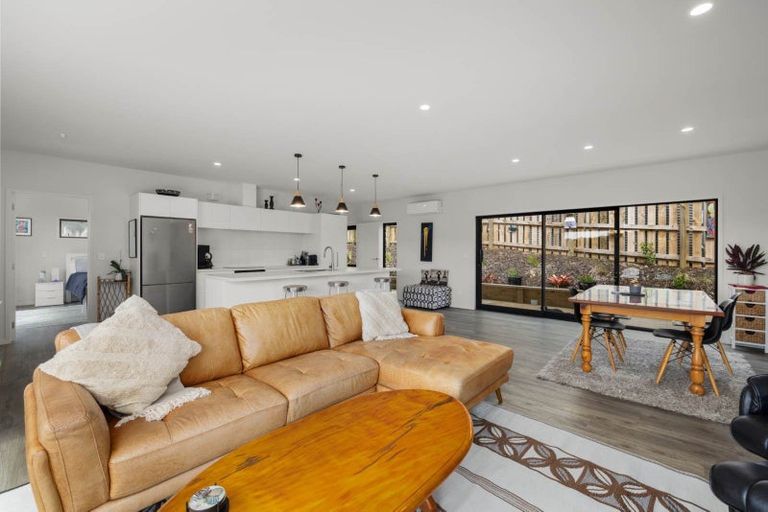 Photo of property in 14 Waterview Place, Haruru, 0204