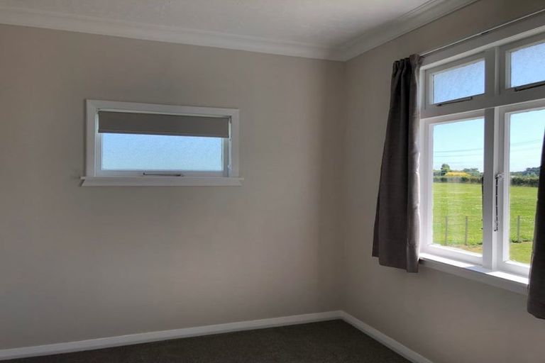 Photo of property in 235 Tararua Road, Levin, 5571