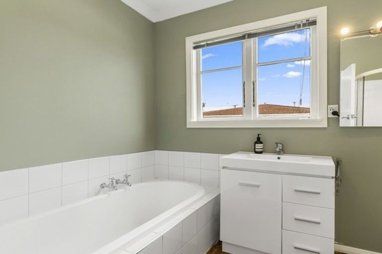 Photo of property in 3 Garden Road, Avalon, Lower Hutt, 5011