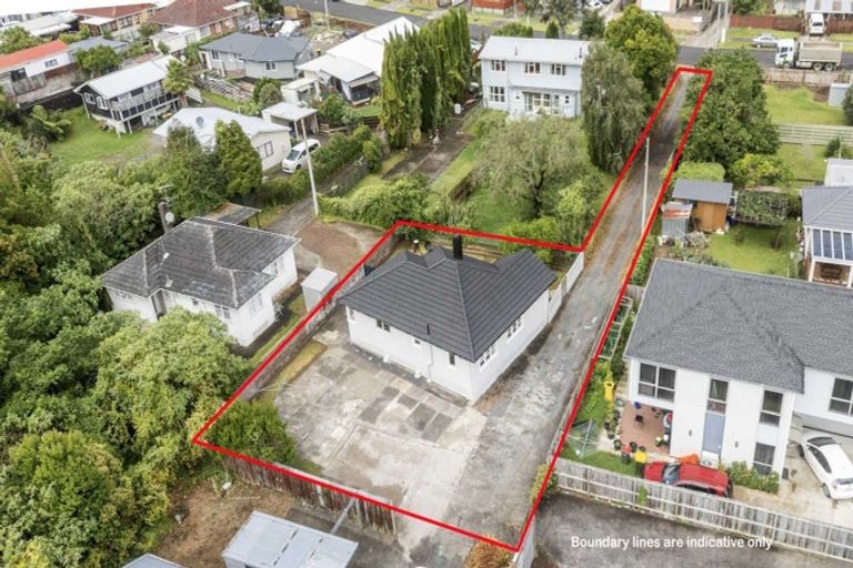 Photo of property in 1/2 Esperanto Road, Papatoetoe, Auckland, 2025