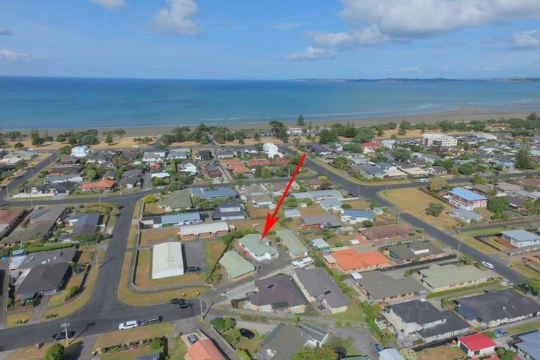 Photo of property in 2/10 Ross Crescent, Orewa, 0931