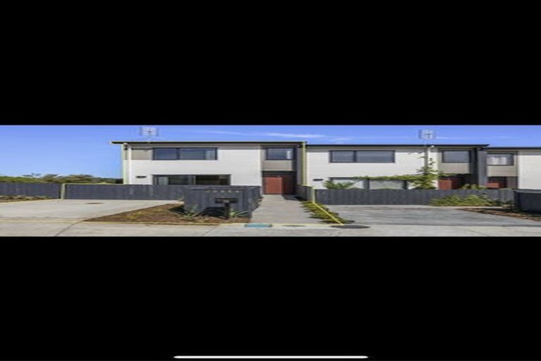 Photo of property in 30 Matawhanga Drive, Wattle Downs, Auckland, 2103