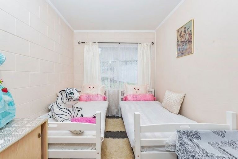 Photo of property in 1/38 Edmonton Road, Henderson, Auckland, 0612