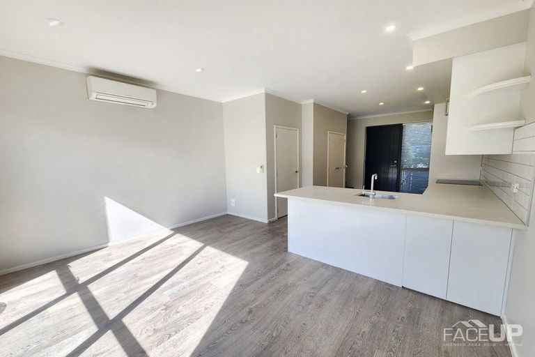 Photo of property in 21 Kanuka Road, Hobsonville, Auckland, 0616