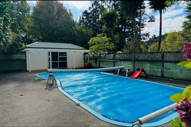 Photo of property in 1098 Peak Road, Helensville, 0875