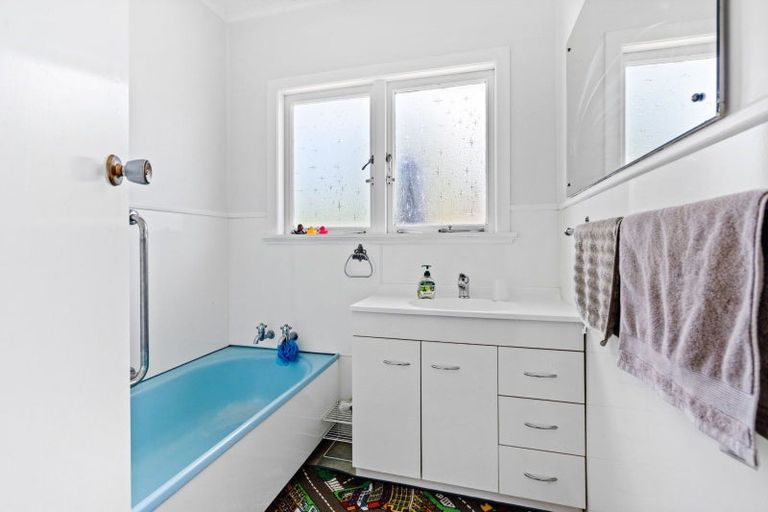 Photo of property in 24 Lovatt Crescent, Kensington, Whangarei, 0112