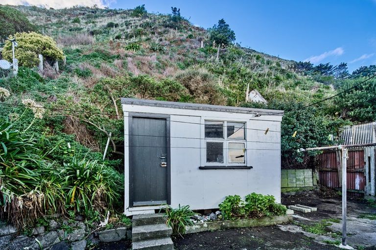 Photo of property in 166 Owhiro Bay Parade, Owhiro Bay, Wellington, 6023