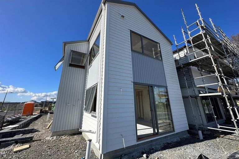 Photo of property in 1 Ope Taua Street, Papakura, 2110