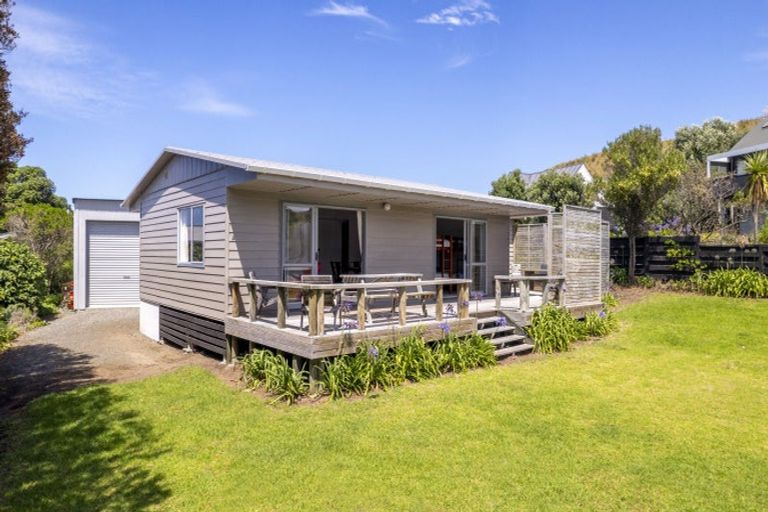 Photo of property in 7 Palm Parade, Riversdale Beach, Masterton, 5872