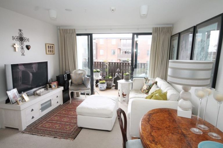 Photo of property in 104/102 Edinburgh Street, Pukekohe, 2120