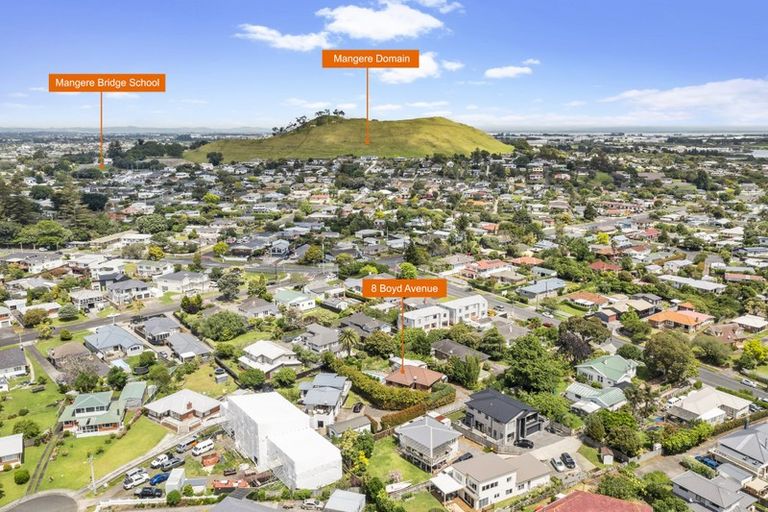Photo of property in 8 Boyd Avenue, Mangere Bridge, Auckland, 2022
