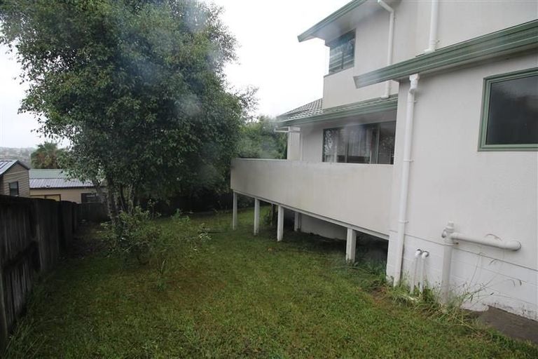 Photo of property in 111 West Harbour Drive, West Harbour, Auckland, 0618