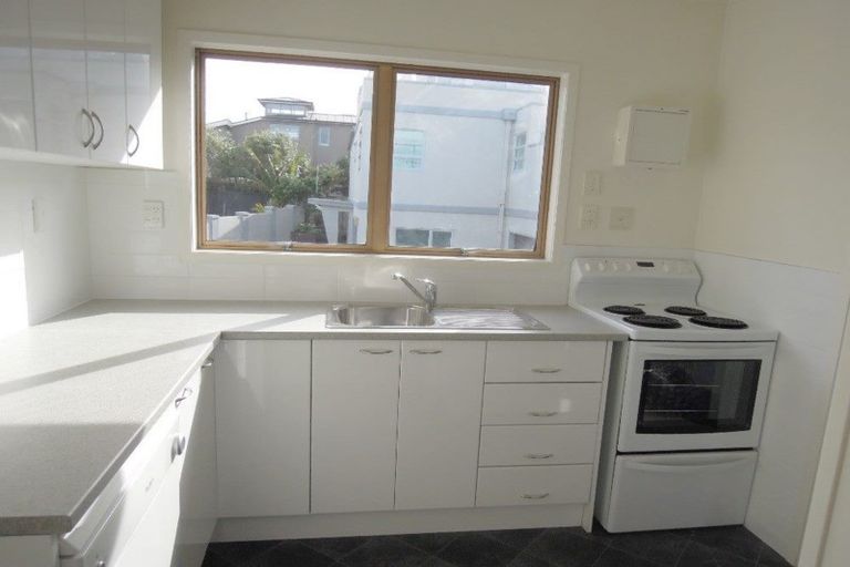 Photo of property in 2/3 Rahopara Street, Castor Bay, Auckland, 0620