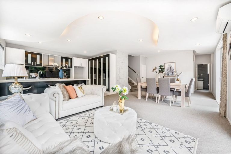 Photo of property in 7 Lucca Crescent, Flat Bush, Auckland, 2019