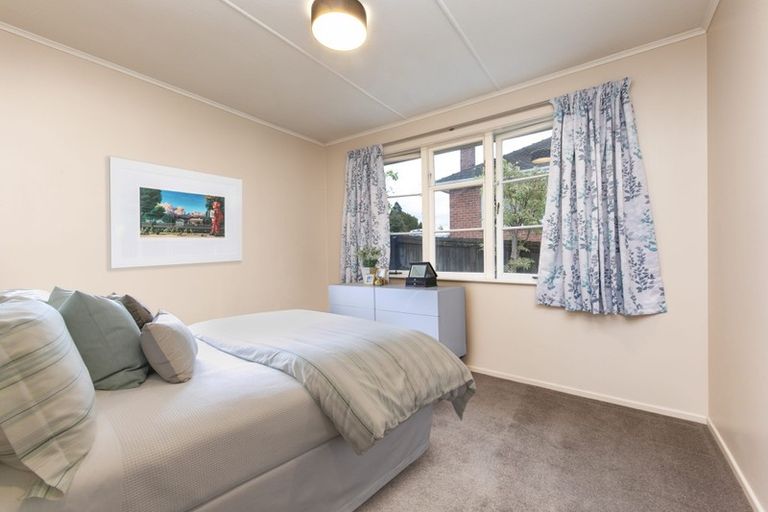 Photo of property in 12 Beaubank Road, Kelston, Auckland, 0602