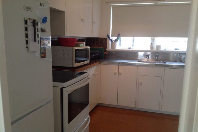Photo of property in 2/221 Hurstmere Road, Takapuna, Auckland, 0622
