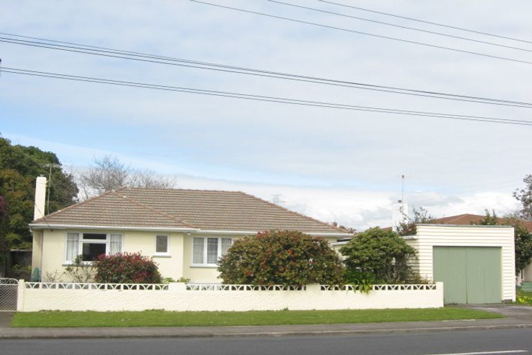 Photo of property in 34 Tarahua Road, Vogeltown, New Plymouth, 4310