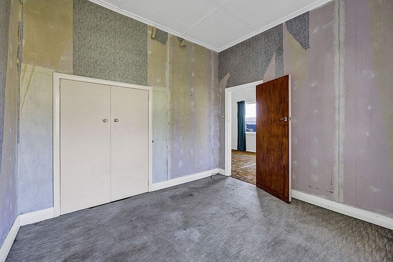 Photo of property in 35 Gladstone Street, Hawera, 4610