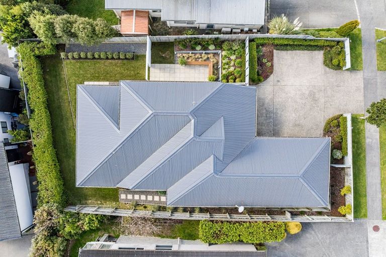 Photo of property in 135 Endeavour Drive, Whitby, Porirua, 5024