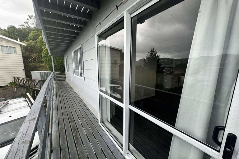 Photo of property in 1/3 Jerome Way, Crofton Downs, Wellington, 6035