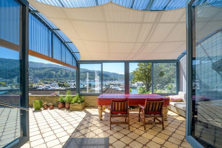 Photo of property in 41a Waikawa Road, Picton, 7220