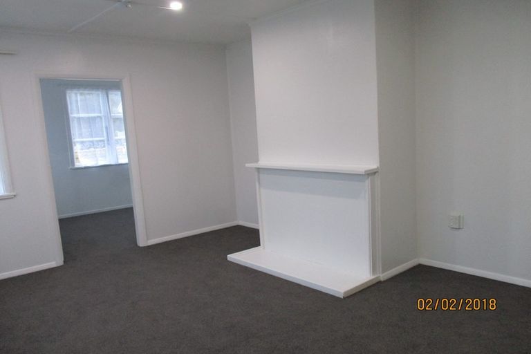 Photo of property in 127 Molesworth Street, Taita, Lower Hutt, 5011