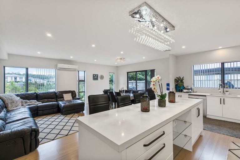 Photo of property in 15 Hughs Way, Flat Bush, Auckland, 2019