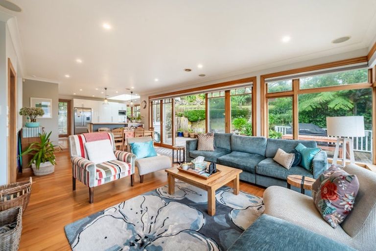 Photo of property in 42 Pretoria Road, Karaka Bays, Wellington, 6022