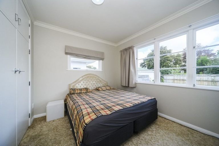 Photo of property in 583 Featherston Street, Roslyn, Palmerston North, 4414