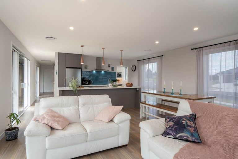 Photo of property in 9 Poroporo Way, Wharewaka, Taupo, 3330