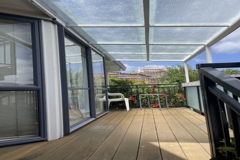 Photo of property in 2/31 Clovelly Road, Bucklands Beach, Auckland, 2012