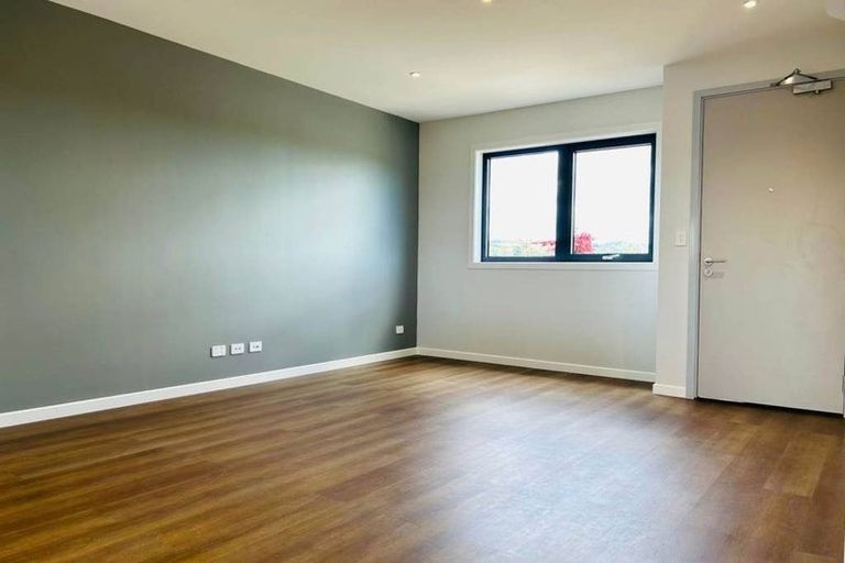 Photo of property in 45 Otuwairoa Esplanade, Opaheke, 2113