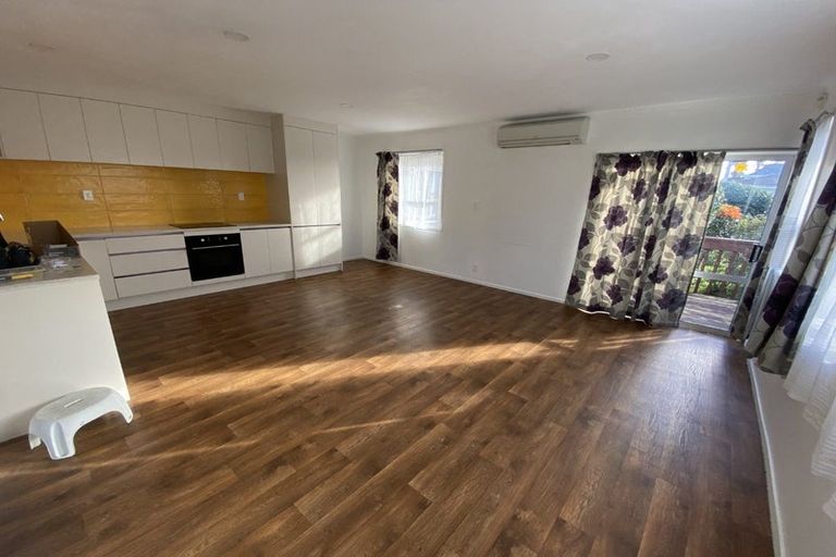 Photo of property in 2/2 Aotea Road, Glen Eden, Auckland, 0602