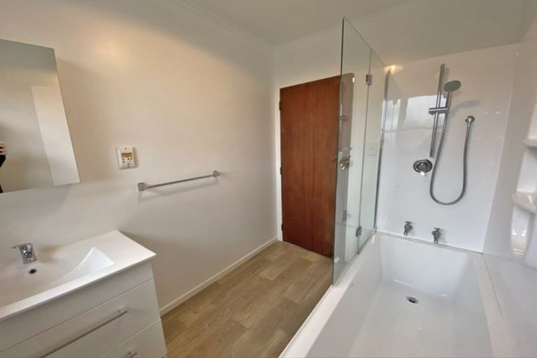 Photo of property in 676 Main Street, Palmerston North, 4414