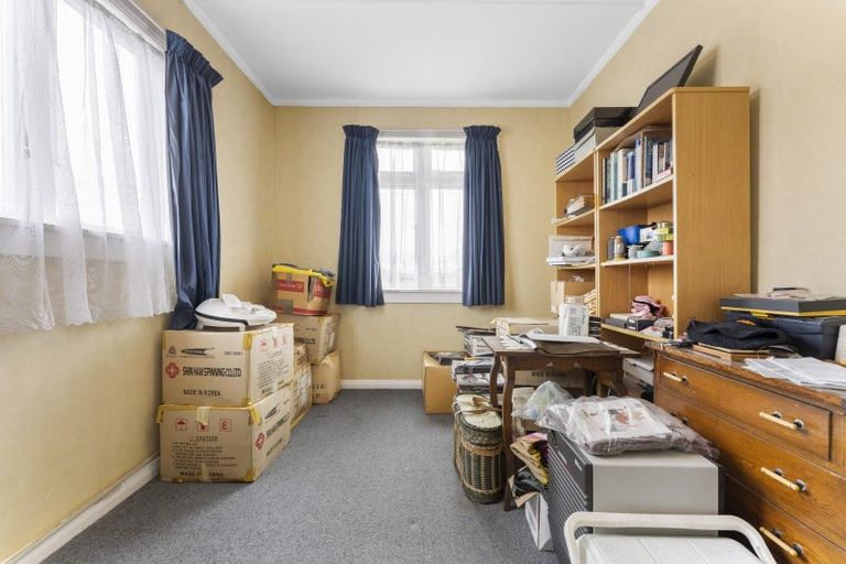 Photo of property in 13 Mckenzie Street, Levin, 5510