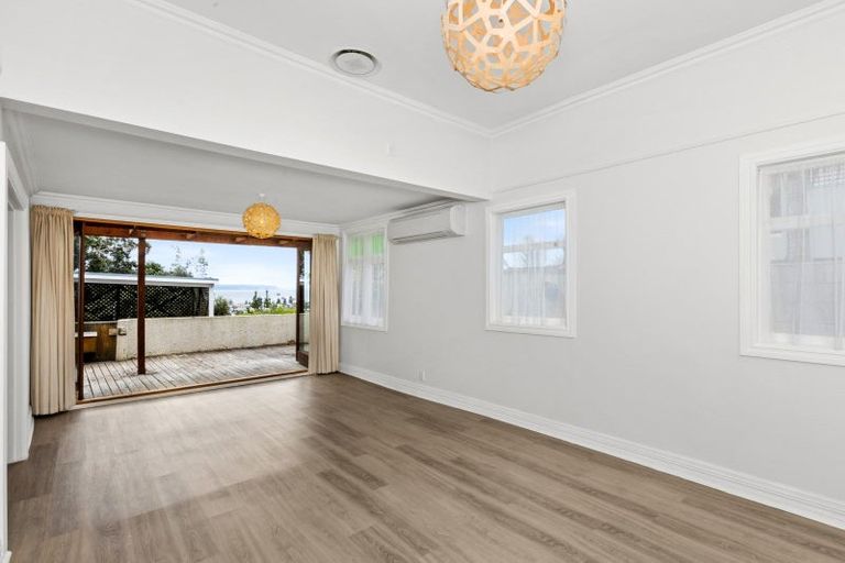 Photo of property in 35 Hospital Terrace, Hospital Hill, Napier, 4110