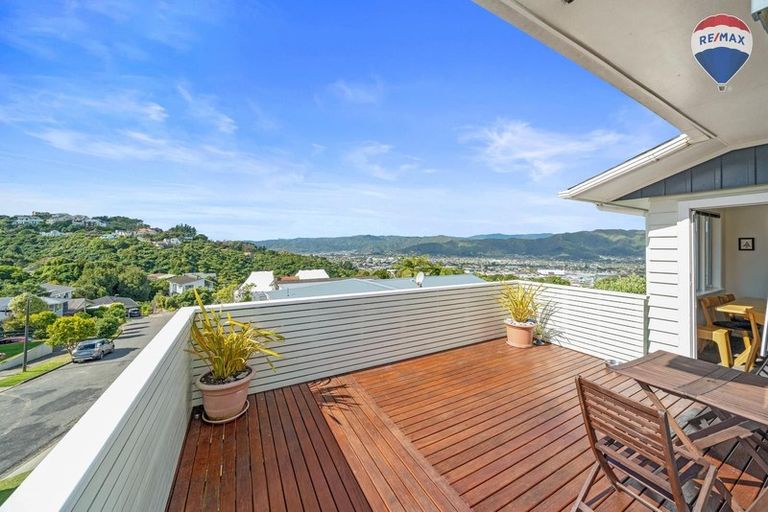 Photo of property in 19 Panorama Grove, Harbour View, Lower Hutt, 5010