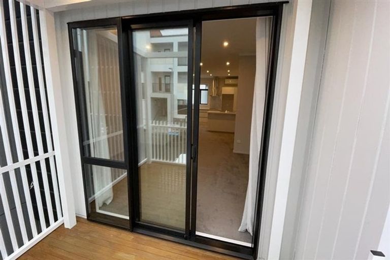 Photo of property in 68 Mapou Road, Hobsonville, Auckland, 0616